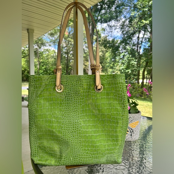 croft & barrow Handbags - Vintage Croft & Barrow Crocodile Lime Green Embossed Tote/purse